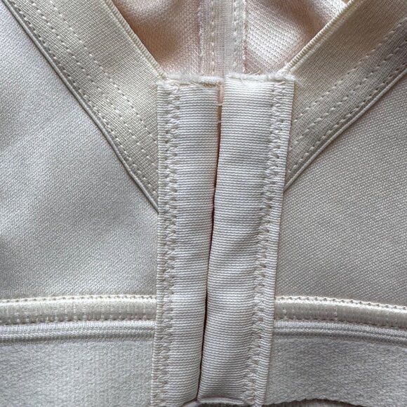 Playtex 18 Hour Wire-Free WF Bra Plus Size 44DD Light Beige Comfort Support New - Picture 8 of 11